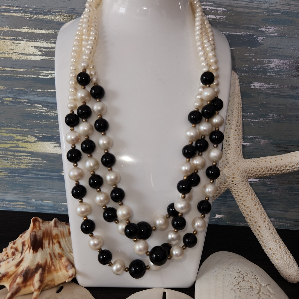 #2571, NADRI  925 VERMAIL, BAROQUE FRESHWATER CULTURED PEARLS & ONYX NECKLACE.